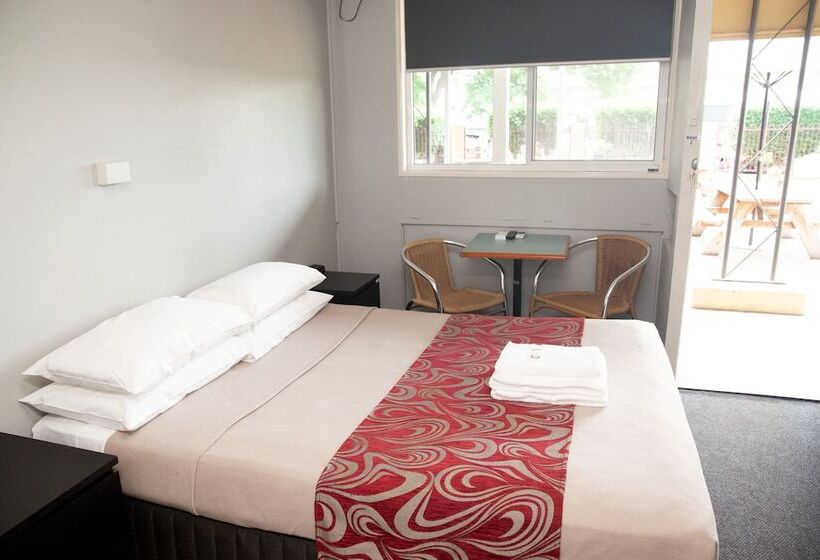 Номер Стандарт, Royal Hotel Singleton