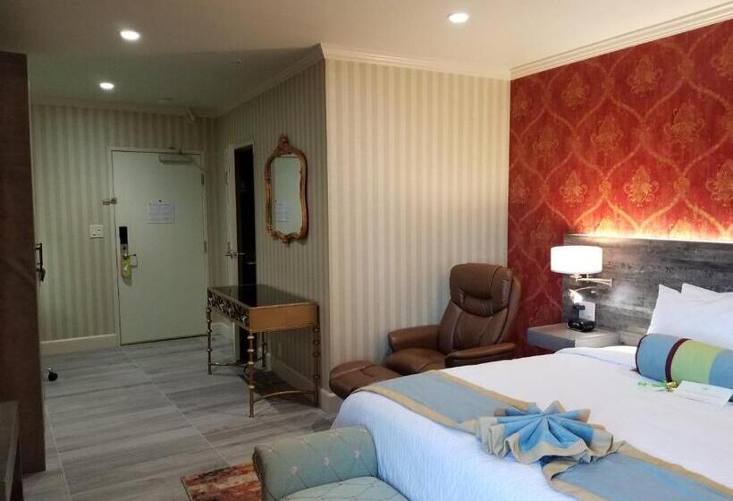 מיטת קינג בסוויטה, Sens Hotel & Vanne Bistro Berkeley