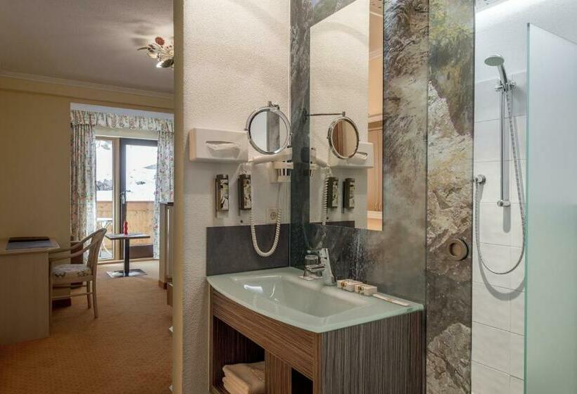اتاق استاندارد یک تخته با بالکن, 4 Sterne Superior Mühle Resort 1900   Adults Only