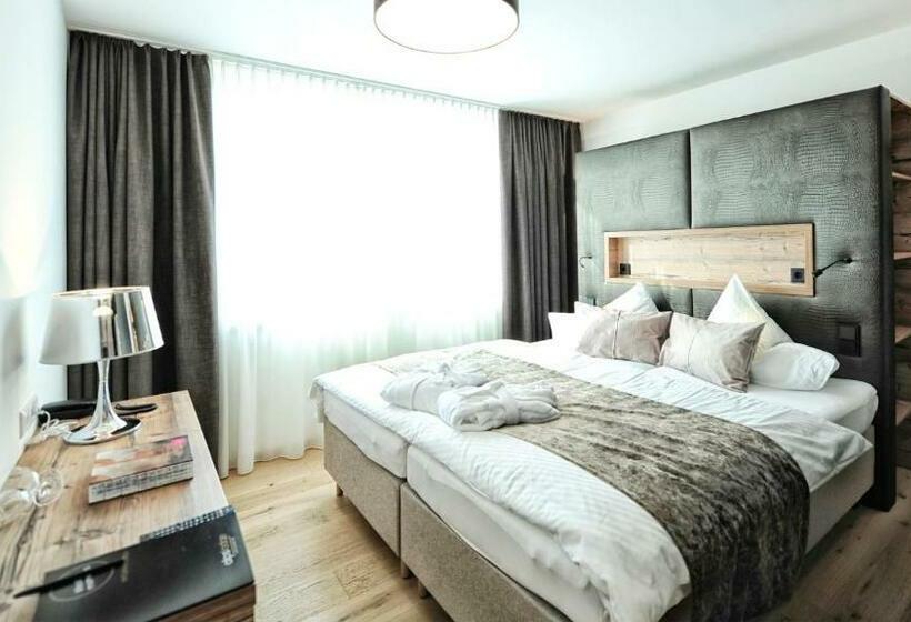 Люкс с Балконом, Alps Lodge