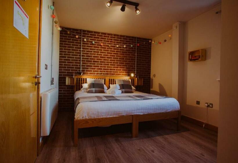 اتاق استاندارد, The Nest Boutique Hostel