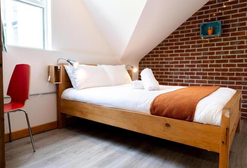 اتاق خانوادگی, The Nest Boutique Hostel