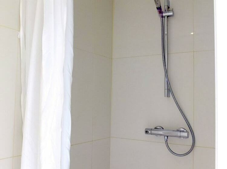 اتاق استاندارد با سرویس بهداشتی مشترک, Hostel 47