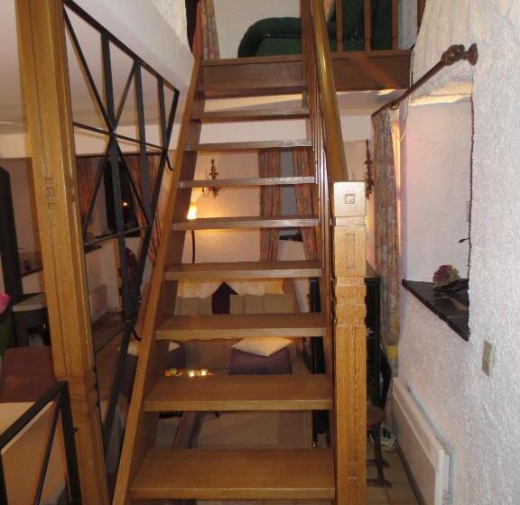 带1个卧室的豪华公寓, Hôtel Les Ardillières Du Pont D Oye