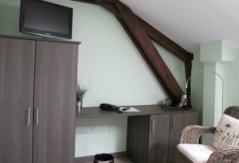 Номер Стандарт, A Fleur De Couette