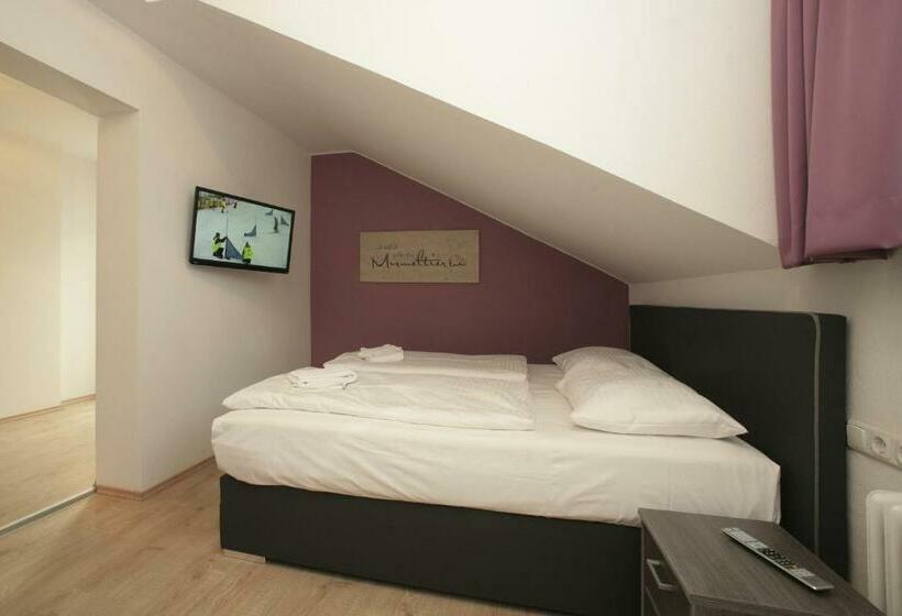 Comfort room with balcony, Lake And Cityhotel Edelweiss   Self Check In