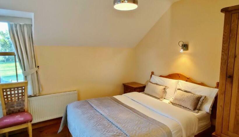 Номер Стандарт, Moynure House Boutique B&b & Separate Two Bedroom Chalet