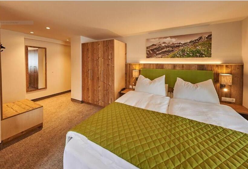 标准三人间, Alpenhotel Wurzer