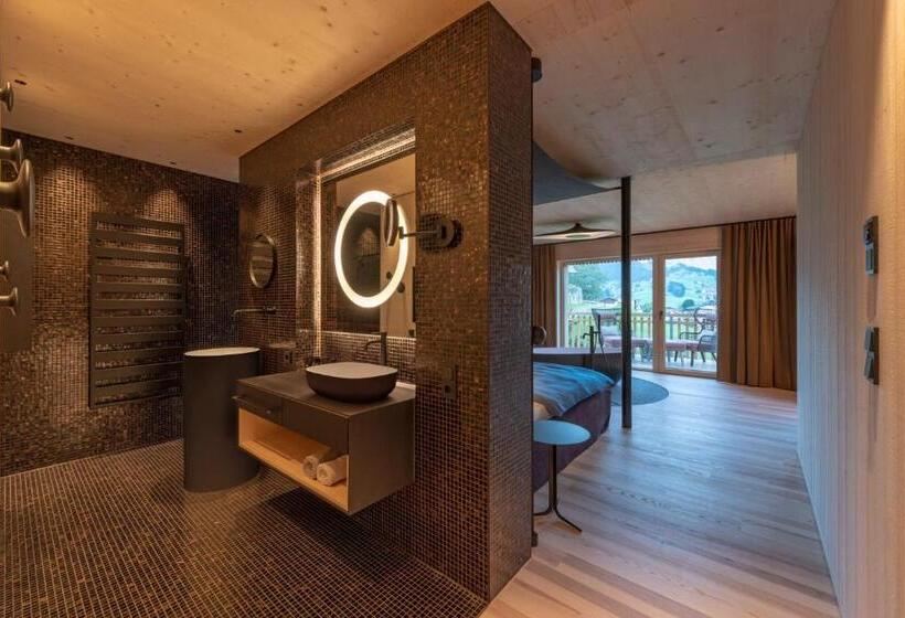 סוויטה דלוקס, Bio Hotel Oswalda Hus