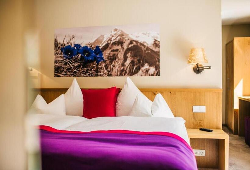اتاق عادی, Dr Otto Murr B&b