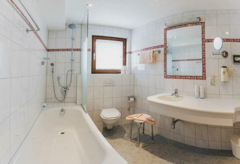 Номер Стандарт, Montfort