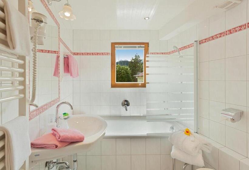 Апартаменты 2 Спальни, Montfort