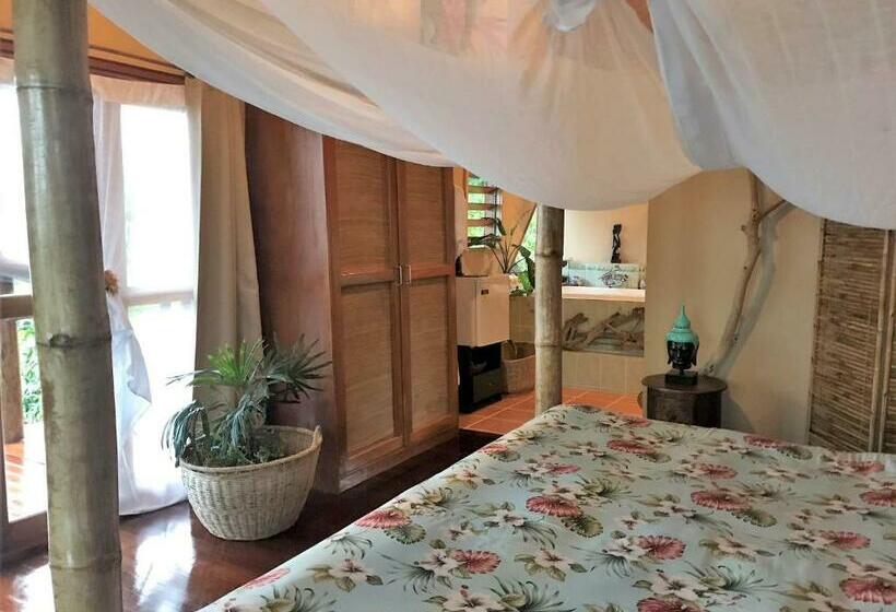 스탠다드 룸 킹사이즈 침대, Naveria Heights Lodge
