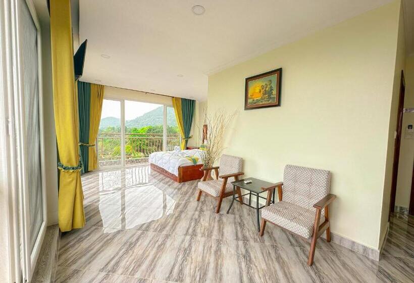 غرفة ديلوكس مطلّة علي البحر مزوَّدة بشُرفة, Summer Resort