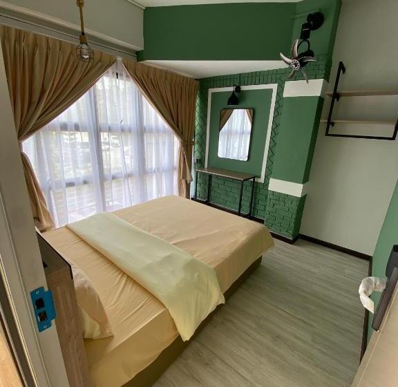 Номер Стандарт Совместная Ванная, Clock Inn Backpackers Hostel