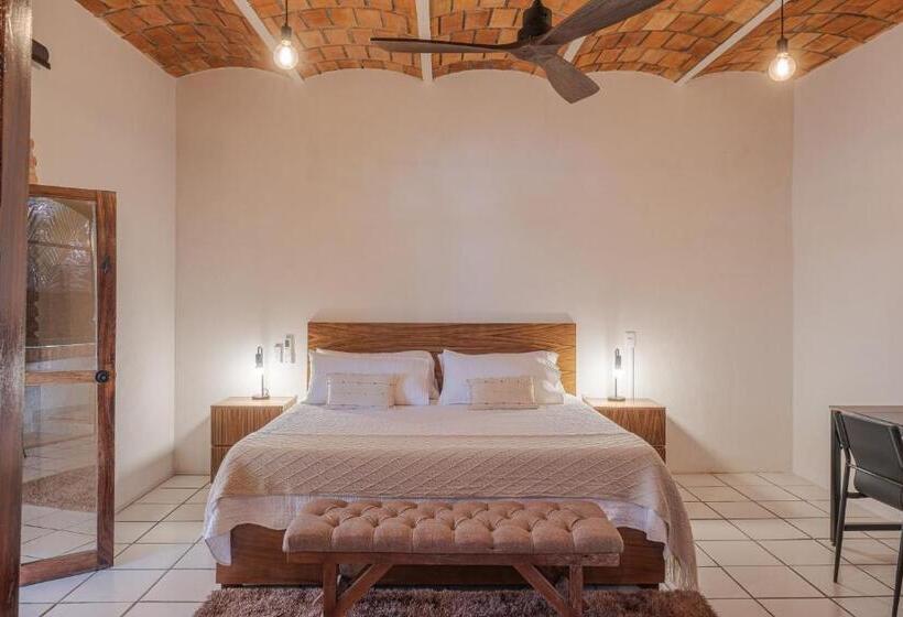 Junior Suite z Tarasem, El Refugio De Sayulita   Health And Wellness House