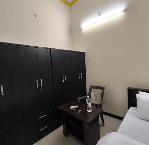 Номер Стандарт, K K Residency