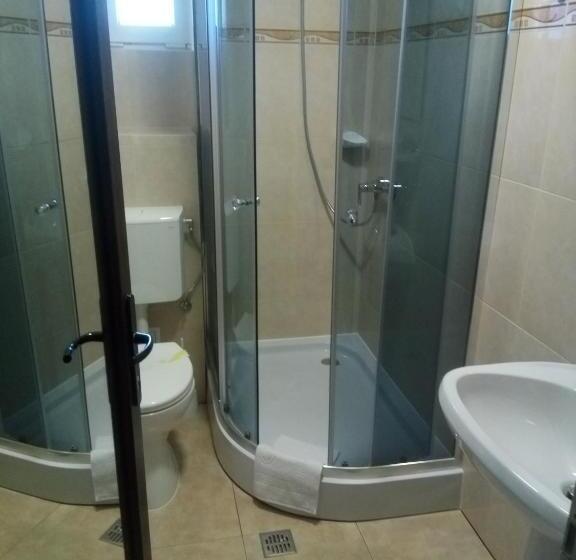 اتاق استاندارد با تخت بزرگ, Casa Bradul Voronet