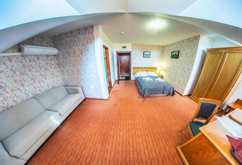 Трехместный Президентский, Borhotel Sziluett Farkasmály