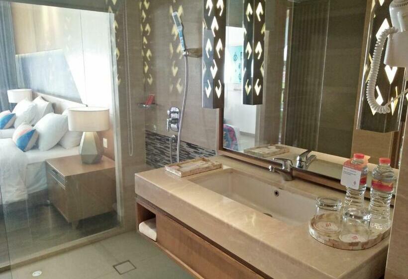 Номер Deluxe Кровать Кинг, Aruna Senggigi Resort & Convention