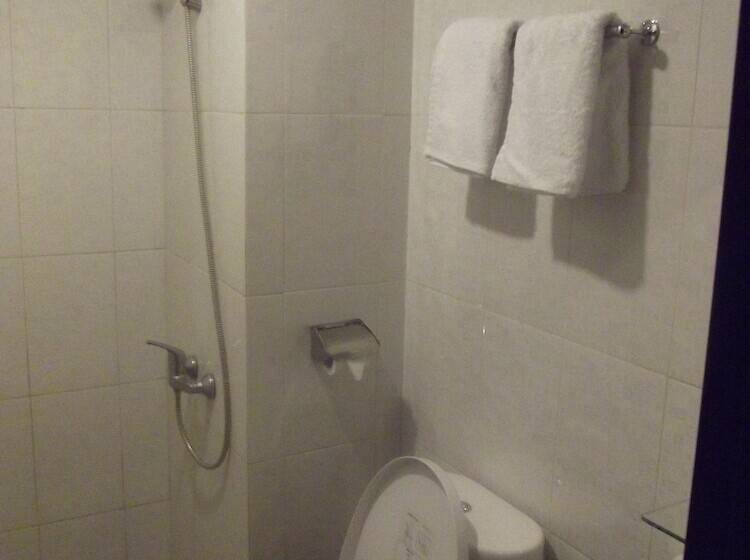 디럭스 룸, Manado Inn