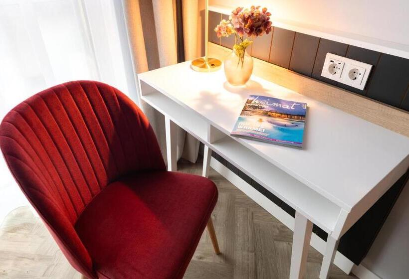 컴포트 룸, Holiday Inn   The Niu, Flower Konstanz, An Ihg