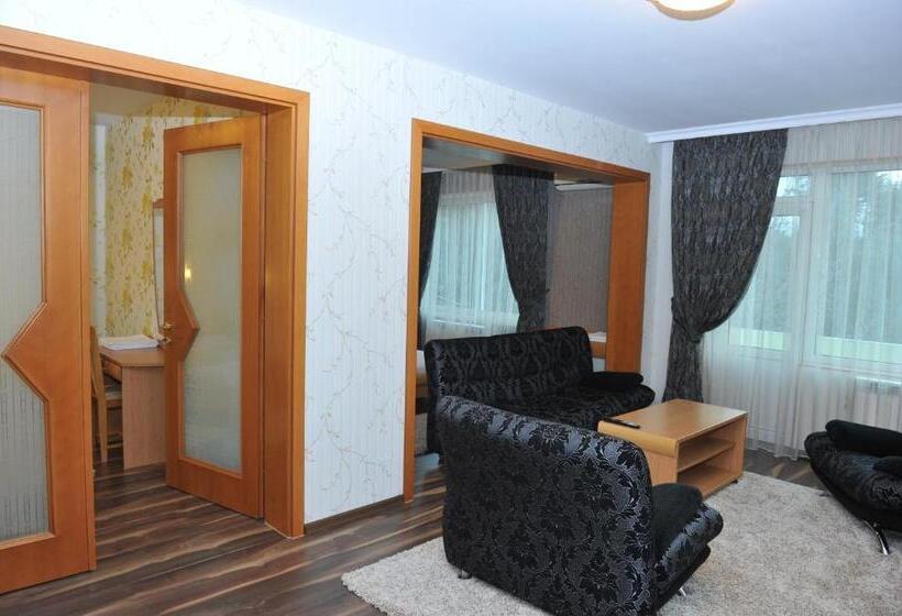 2 Bedroom Suite with Balcony, Eros Motel