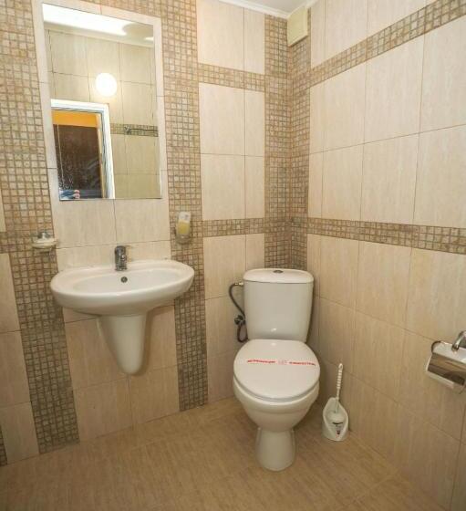 غرفة قياسية فردية, Family Hotel White House