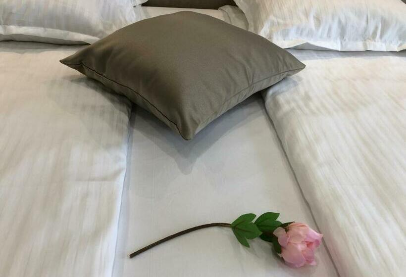اتاق استاندارد سه نفره, Family Hotel Avenue