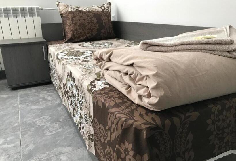 اتاق لوکس, Rositsa