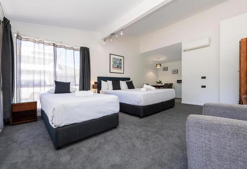 Standard Room King Bed Adapted for people with reduced mobility, Fern Bay Motel