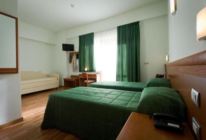 四人标准间, Donnini