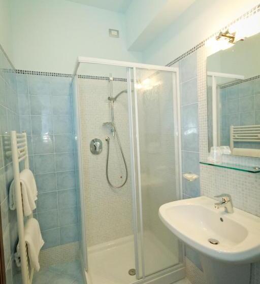 四人标准间, Donnini