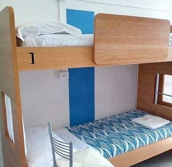 Кровать в Общей Комнате, Perla Del Levante Hostel