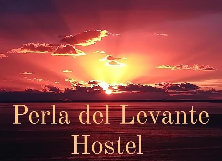 Четырехместный Номер Стандарт Вид на Море, Perla Del Levante Hostel