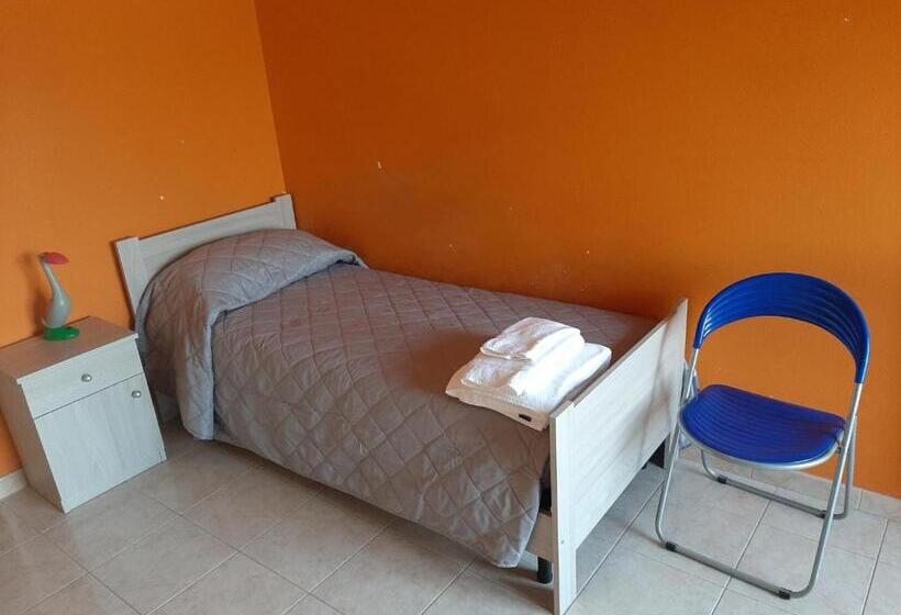اتاق استاندارد, Cat Shouse
