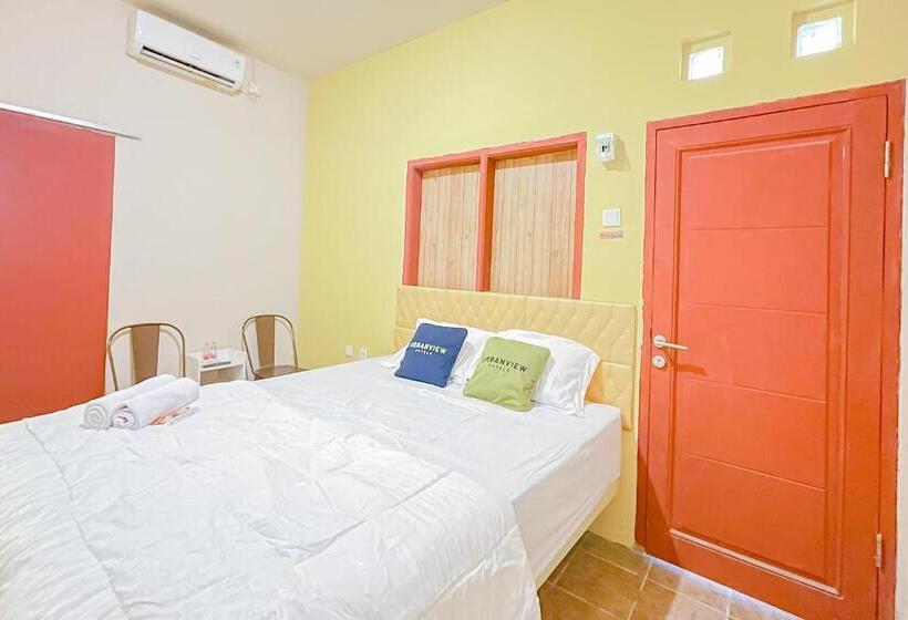 Номер Deluxe, Urbanview Hotel Sany Cirebon