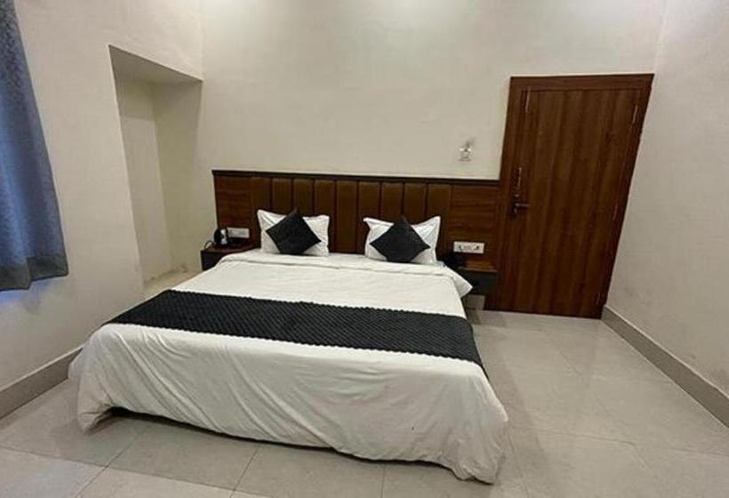 Номер Deluxe, Fabhotel Downtown Residency