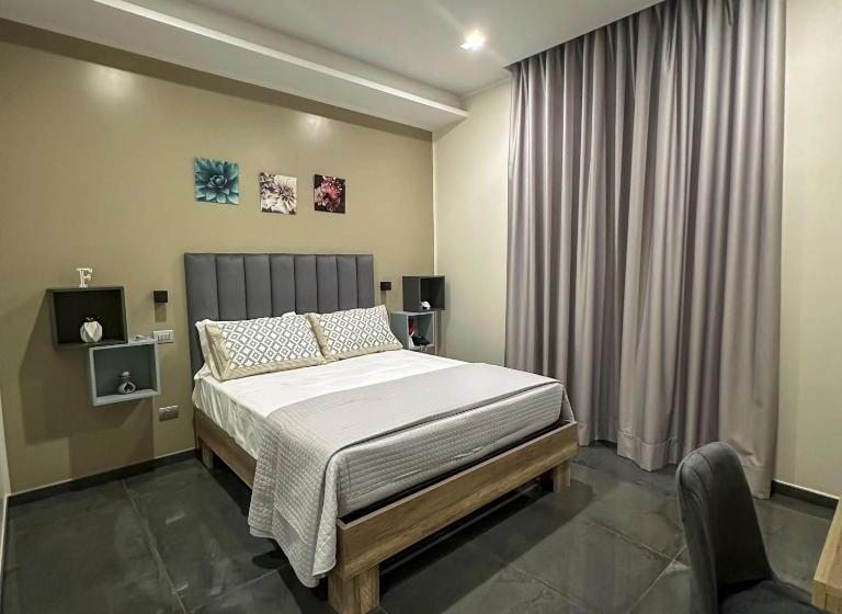Номер Стандарт с Балконом, Brahma Luxury Rooms