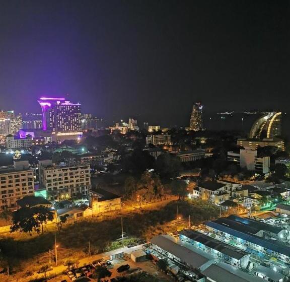 Семейный Номер, The 360 Lpn Condo Pattaya