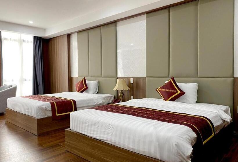Deluxe Room, Nguyễn Quyền