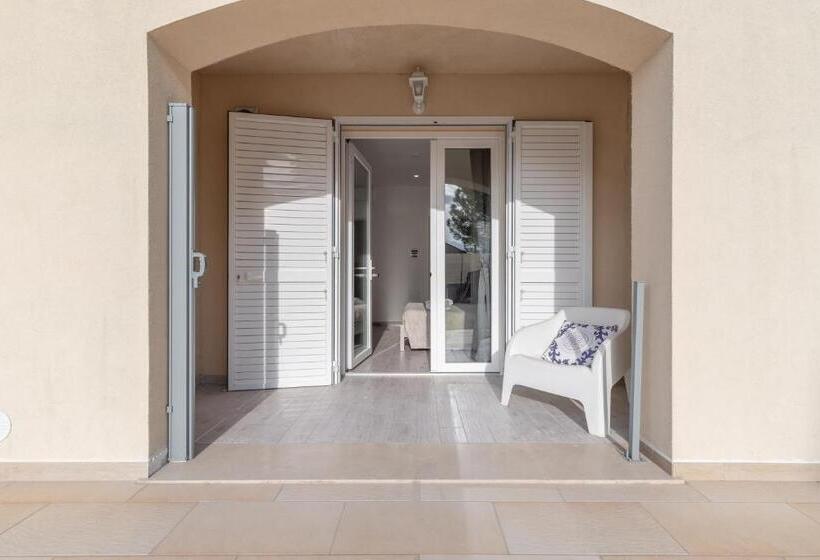 Deluxe Studio, Villa Cangiano B&b And Pool