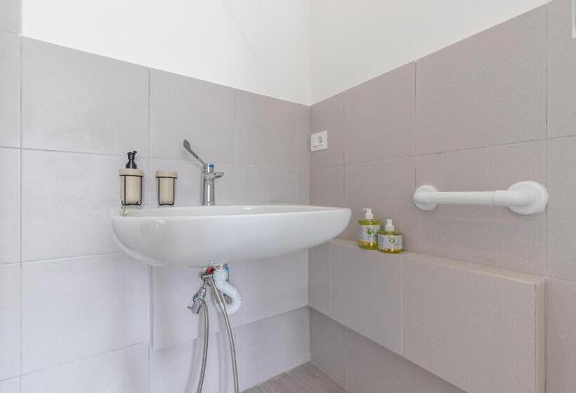 Deluxe Studio, Villa Cangiano B&b And Pool