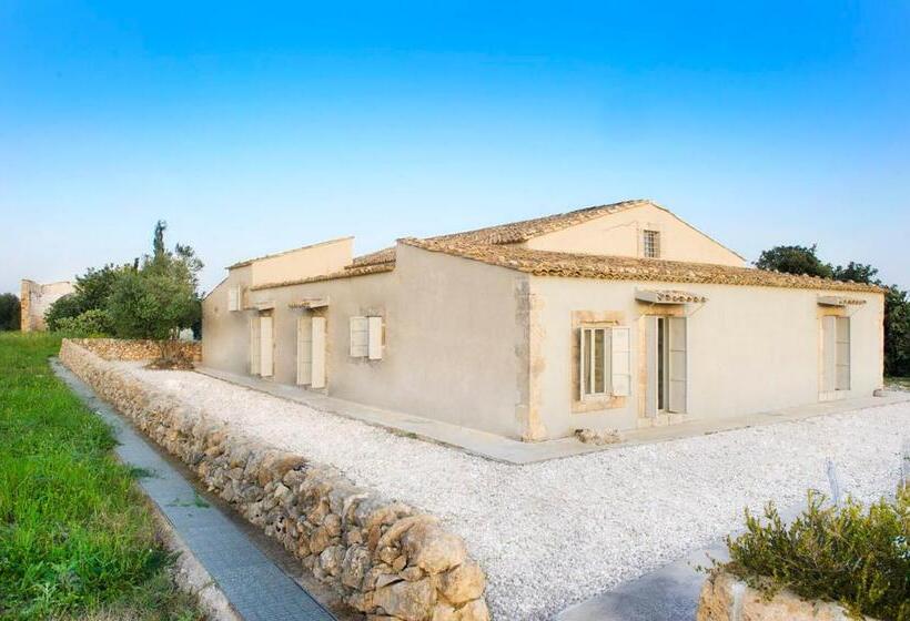 Вилла Deluxe 1 Спальня, Tenuta Busulmone Con Piscina Val Di Noto Villa & Suits