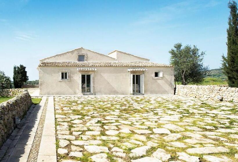 Вилла Deluxe 1 Спальня, Tenuta Busulmone Con Piscina Val Di Noto Villa & Suits