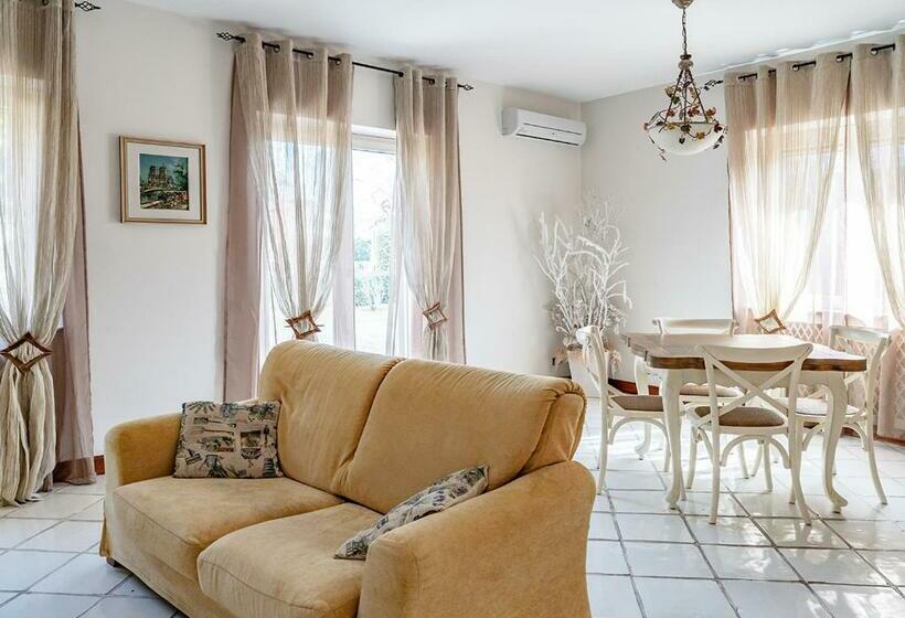 Апартаменты 2 Спальни, Villa Laura