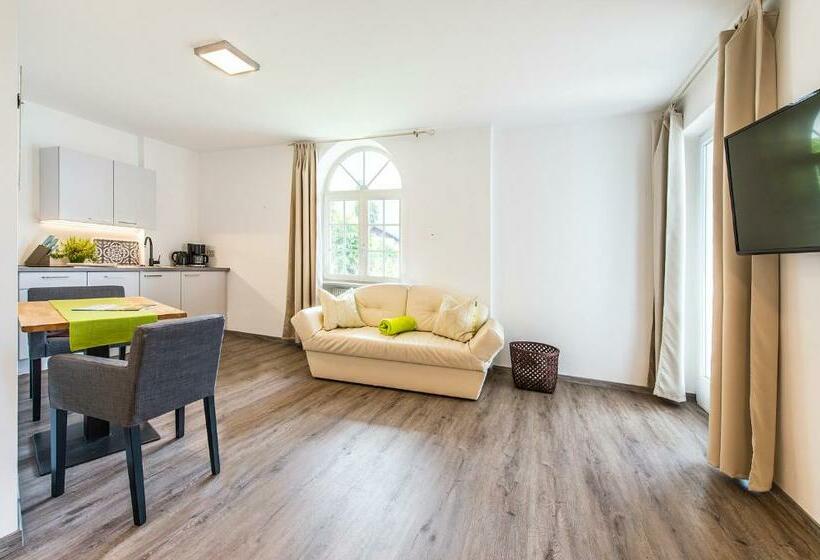 带1个卧室的带阳台的公寓, Appartements Graf Hartwig