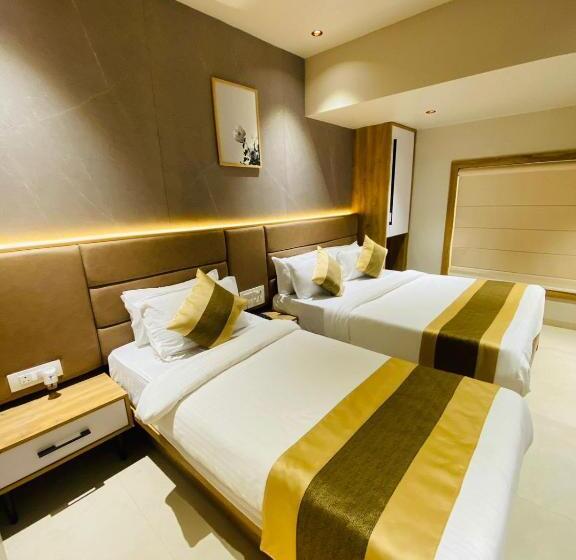 스탠다드 트리플 룸, New Hotel Amber Paramount Andheri West