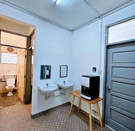 Трехместный Номер Стандарт Совместная Ванная, Panchor 6 Hostel