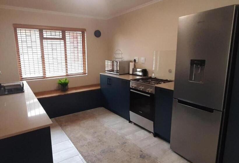 Семейные Апартаменты, 22 On Port Natal Hartenbos